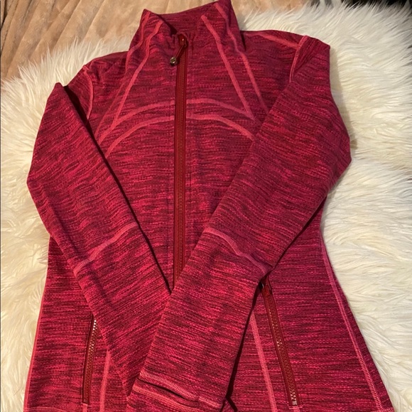 Magenta/pink LULULEMON zip up activewear sweater